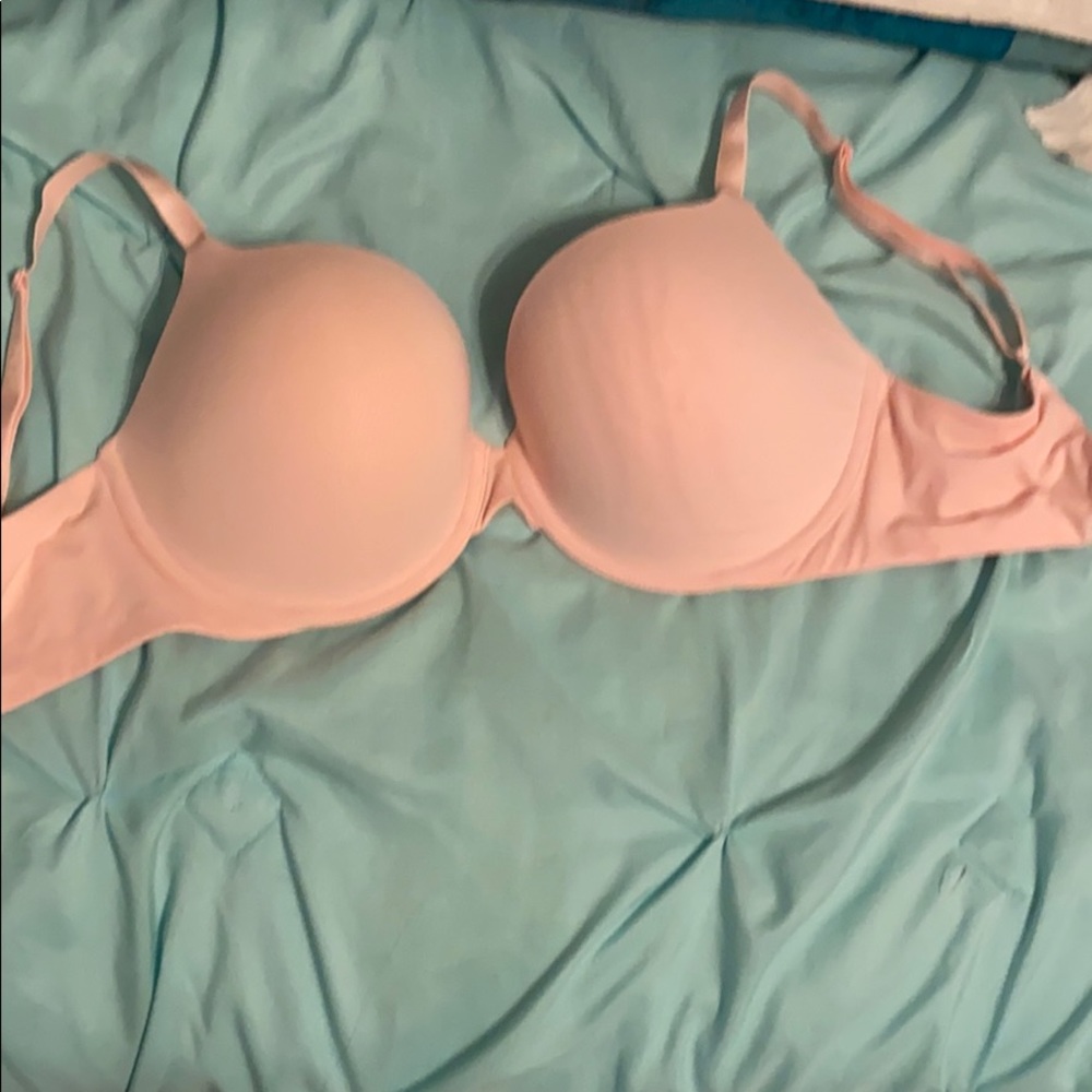 Victoria’s Secret pink bra size 34 DDD